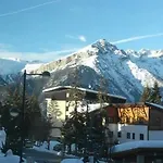 Отель Relais Des Alpes 4*